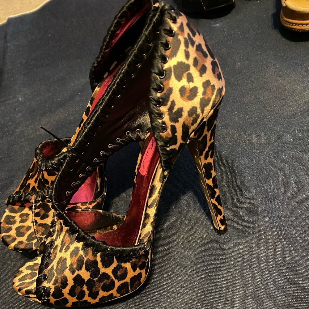 Heels - Picture 2 of 2